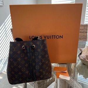 Authentic LV Neonoe MM.